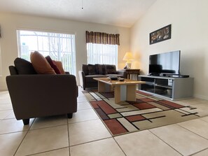 TV - Modest Charmer W/ Private Pool (Clermont)