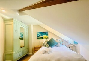 3 bedrooms, WiFi, bed sheets