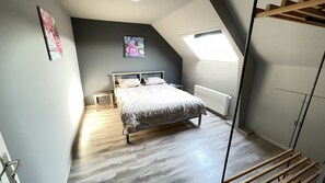 2 bedrooms, free WiFi, bed sheets
