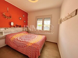 3 bedrooms, iron/ironing board