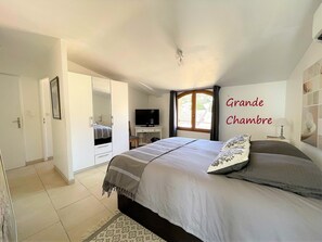 2 chambres, fer et planche à repasser, Wi-Fi gratuit, draps fournis