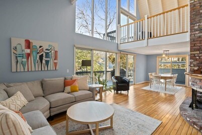 Contemporary Saltbox In New Seabury!