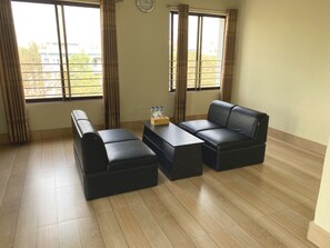 华丽三人房 | 免费 WiFi