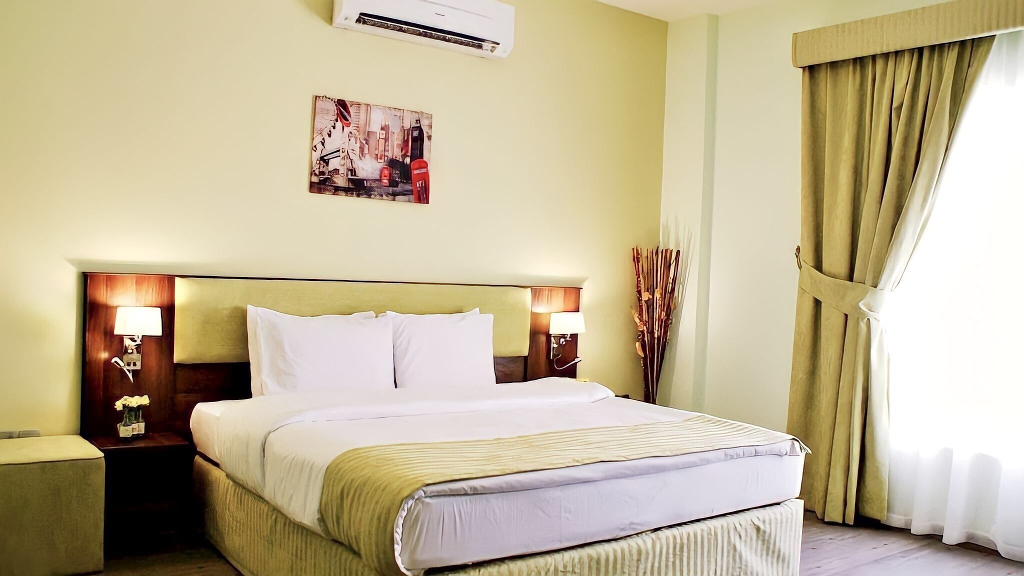 Photo - Weekdays Hotel