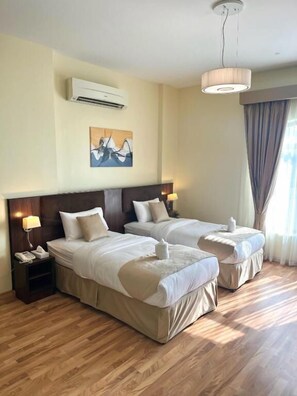 Laptop workspace, free WiFi, bed sheets - Weekdays Hotel (Muscat)