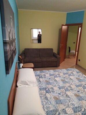 2 Schlafzimmer, Bügeleisen/Bügelbrett, Bettwäsche