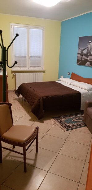 2 間睡房、熨斗/熨衫板、床單