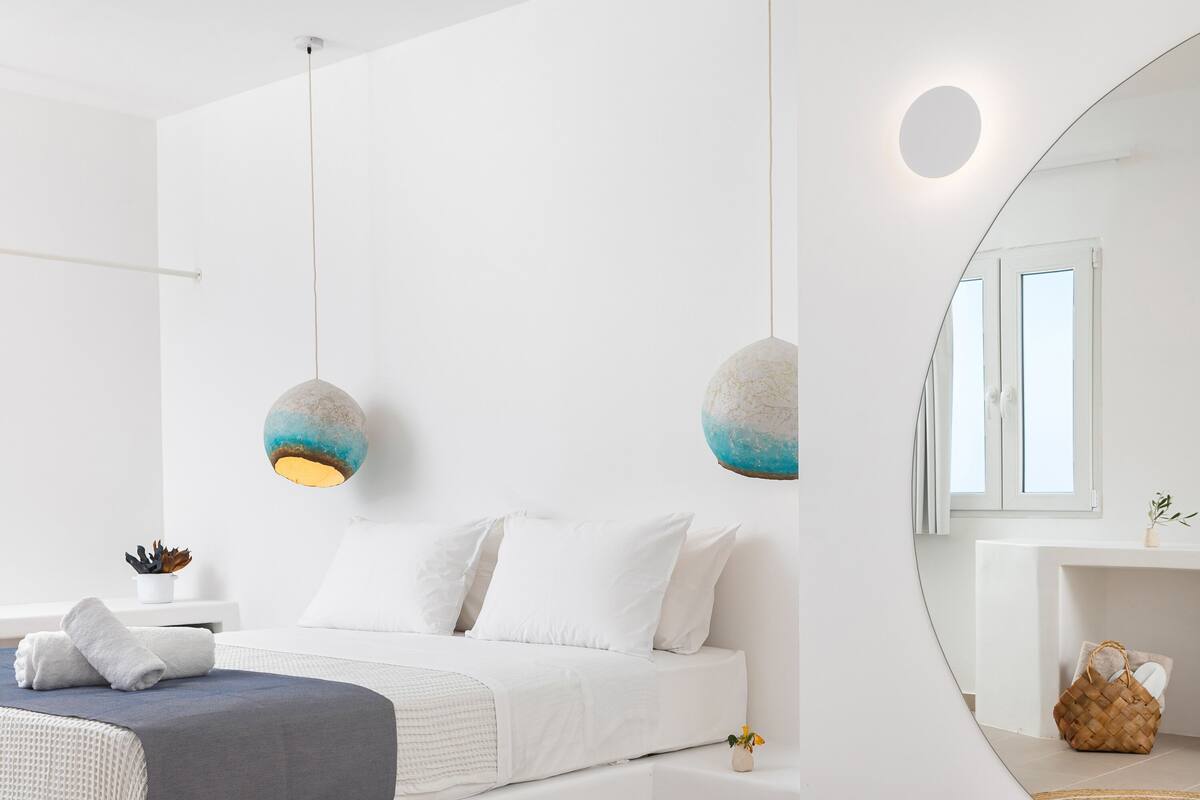 Junior Suite with Jacuzzi and sea view | 미니바, 객실 내 금고, 방음 설비, 다리미/다리미판