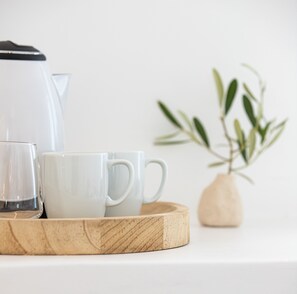 Een minibar, een kluis op de kamer, geluiddichte muren