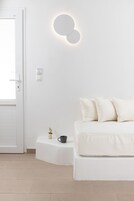 Junior Suite with Jacuzzi and sea view | Minibar, in-room safe, soundproofing, iron/ironing board