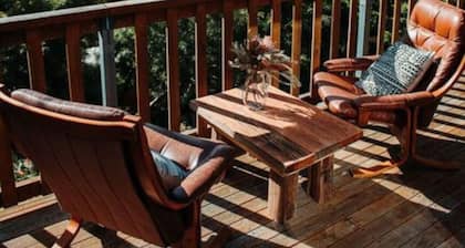 Kelp Cabin - intimate, calm and restful