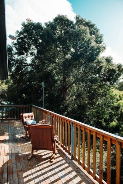Kelp Cabin - intimate, calm and restful