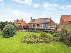 Exterior - 4 bedroom accommodation in Runswick Bay (Runswick Bay)