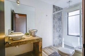 Shower, towels, soap, shampoo