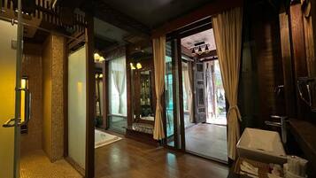 Apartment | Bathroom | Separate bathtub and shower, deep-soaking bathtub, hair dryer, towels