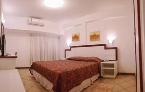 Deluxe Room | Minibar, desk, laptop workspace, blackout drapes - Lord Plaza Hotel (Teixeira de Freitas)