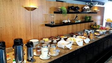 Petit déjeuner buffet compris tous les jours