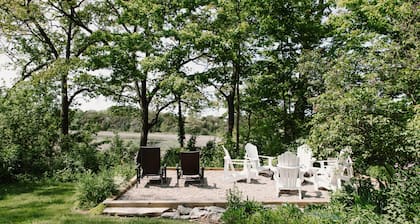 Watson House - Century Home near Sandbanks