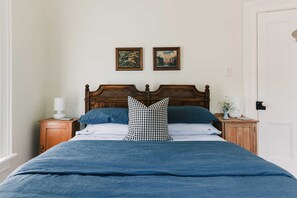 4 habitaciones, tabla de planchar con plancha, wifi y ropa de cama