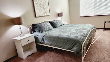3 Schlafzimmer, Schreibtisch, Bügeleisen/Bügelbrett, kostenloses WLAN