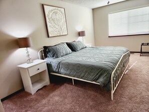 3 Schlafzimmer, Schreibtisch, Bügeleisen/Bügelbrett, kostenloses WLAN