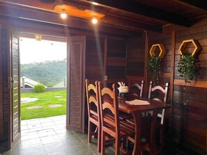Dining - Cabanas Capivari Lodge (Campos do Jordão)
