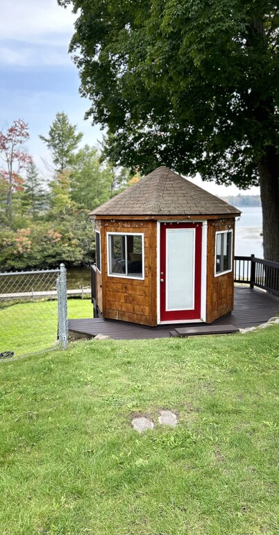 Private Waterfront, Pontoon Rental Available, Pet Friendly- Hot Tub 