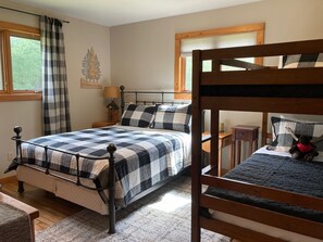2 habitaciones, tabla de planchar con plancha y wifi gratis 