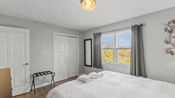 3 bedrooms, iron/ironing board, travel cot, free WiFi