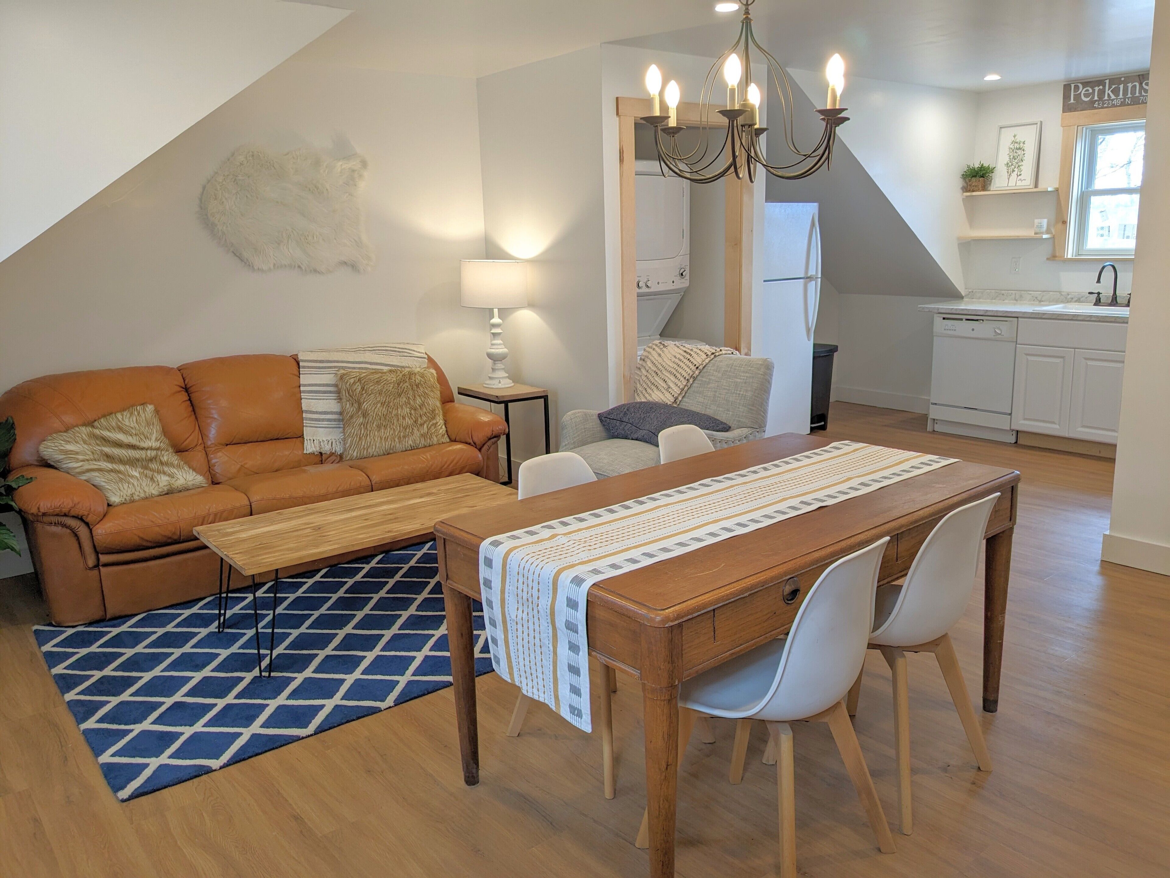 Newly built 2 bedroom apartment above garage- 5 minute walk to Perkins Cove