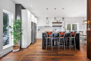 Fridge, microwave, oven, stovetop - A break on Lake Champlain
CITQ: 305702 (Venise-en-Québec)