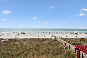On the beach - Majestic Beach Tower 2 #206- Multiple Pools! (Panama City Beach)