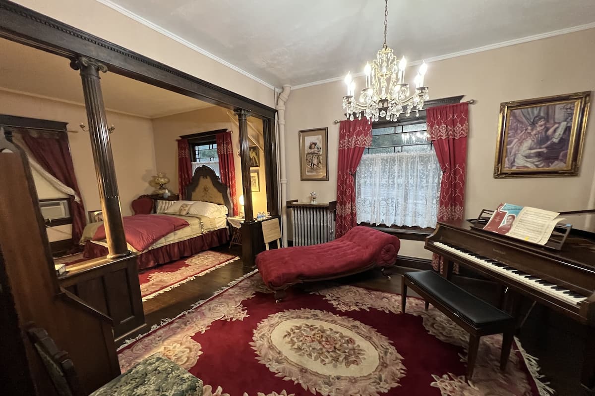 1 bedroom, premium bedding, down duvets, individually decorated