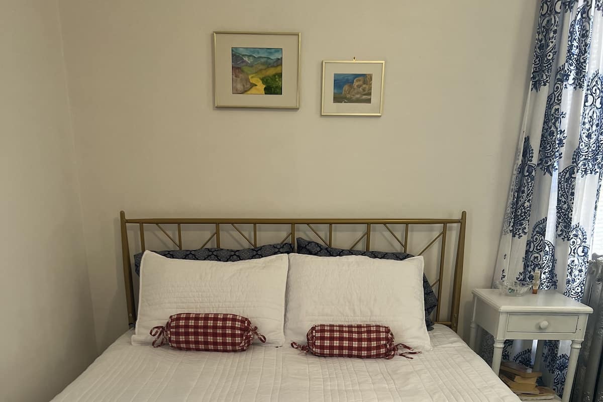 1 bedroom, premium bedding, down duvets, individually decorated