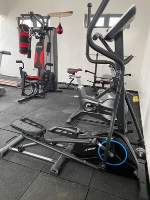Exercise/lap pool