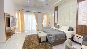 Standard Duplex, 4 Bedrooms, Smoking, Terrace - Green Bay Home (Lagos)