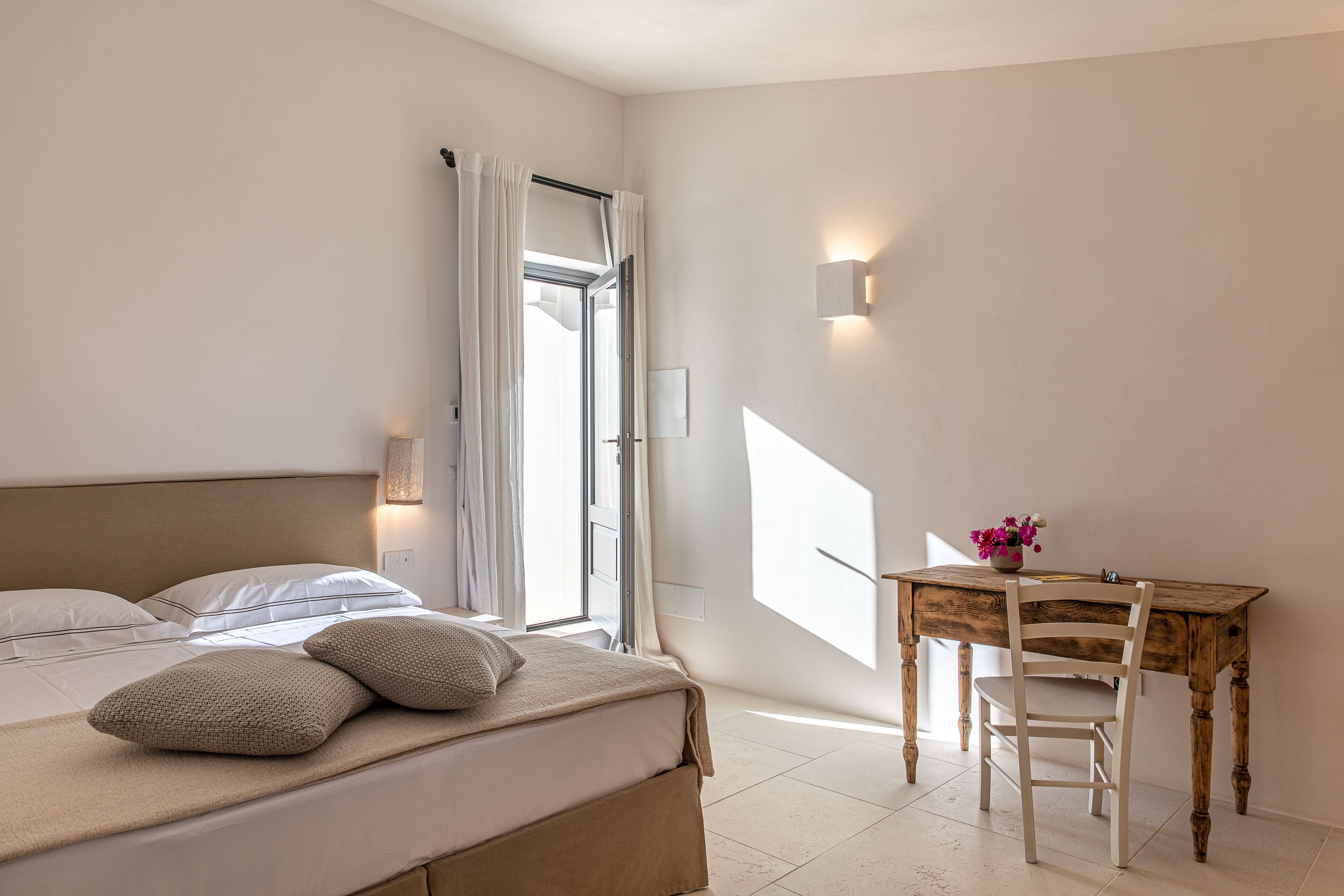 6 bedrooms, soundproofing, iron/ironing board, free WiFi