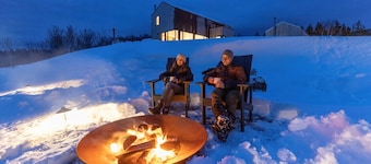 Accessible Luxury Cottage with Stunning Views, Private Hot Tub, Private Path to Beach