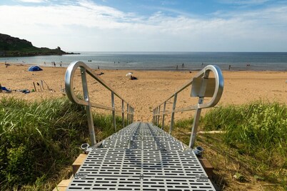Accessible Luxury Cottage with Stunning Views, Private Hot Tub, Private Path to Beach
