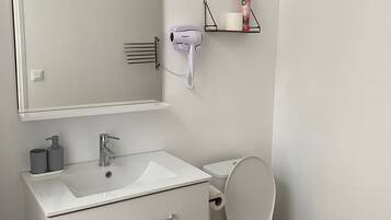 Een douche, een haardroger