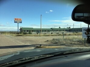 Front of property - Americana Inn (Sierra Blanca)