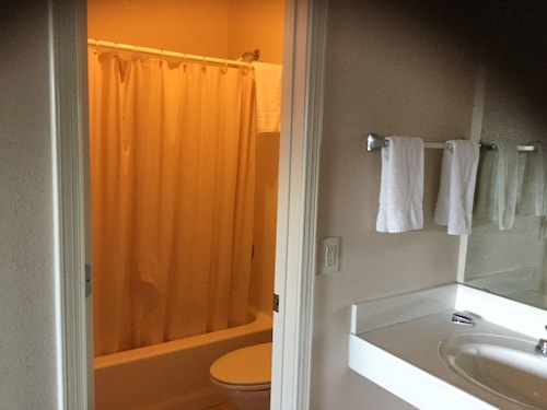 Americana Inn