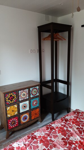 1 bedroom, free WiFi, bed sheets - Le chat Vert, bright and modern 2-room apartment (Strasbourg)