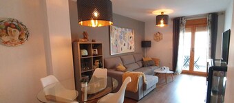 El ÚNICO apartment with Jacuzzi and Art.