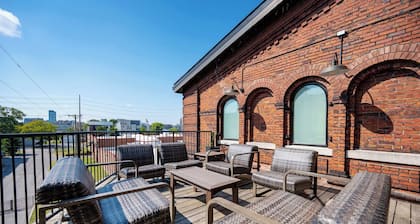 Nashville 2BR Condo|Sleeps 8-Pool-Near Honky Tonks