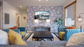 2 bedrooms, desk, iron/ironing board, WiFi