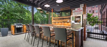 2BR Music Row Retreat · Near Broadway & Vandy