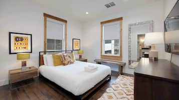 2 bedrooms, desk, iron/ironing board, WiFi