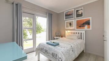 5 bedrooms, in-room safe, desk, iron/ironing board