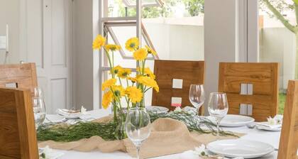 No loadshedding. Pet friendly. Best long stay discounts. 200mbps WiFi!